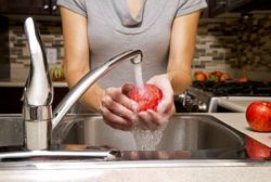 How to Clean Fruits & Vegetables With Vinegar